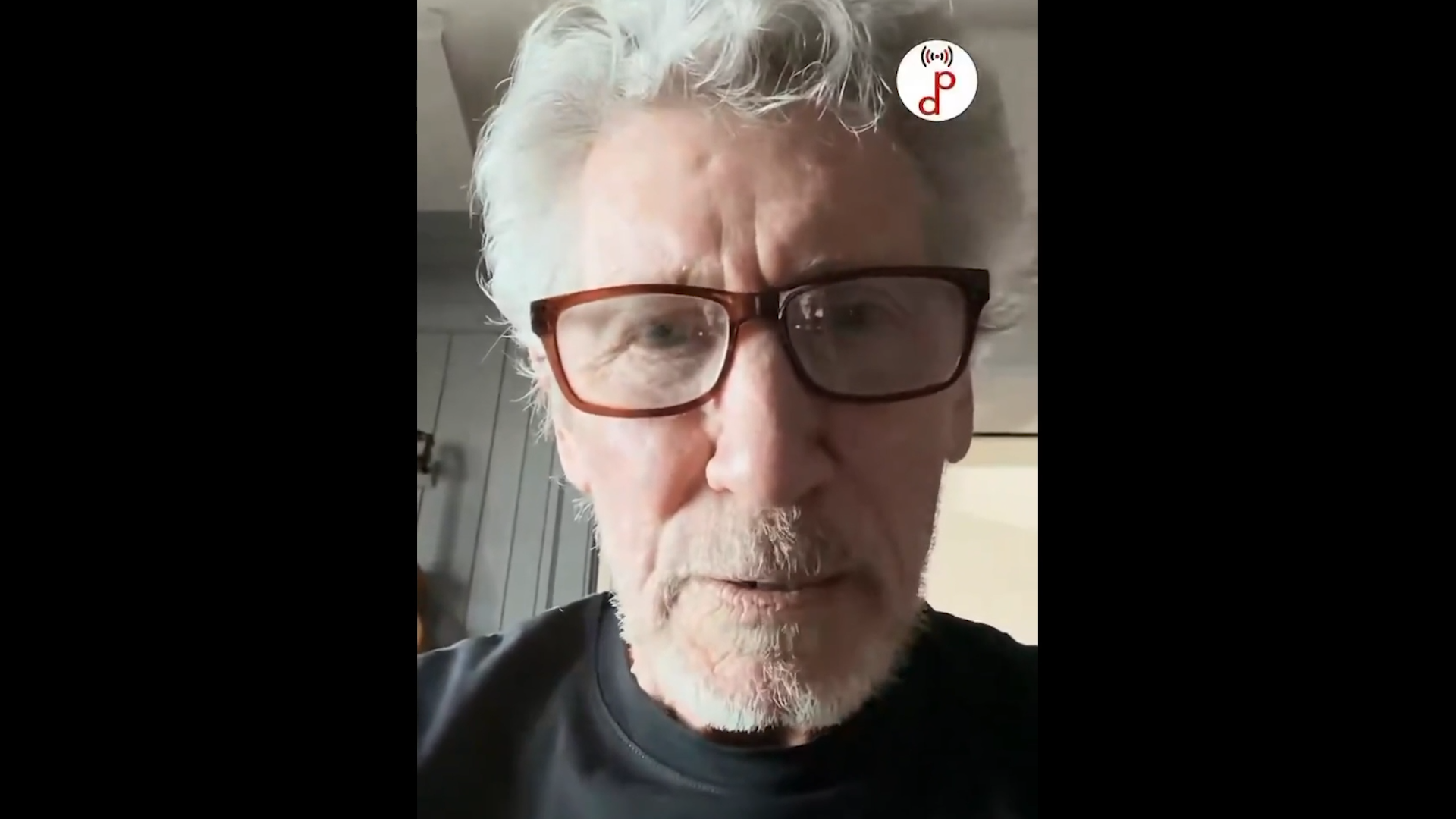 Unhinged Rocker Roger Waters Prays for Maduro
